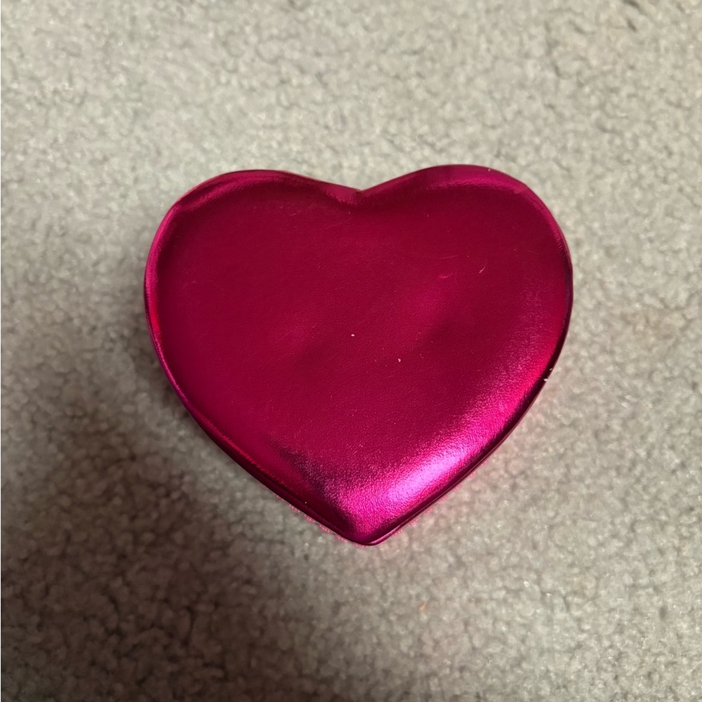 NWOT pink heart shaped hard cover travel jewelry box